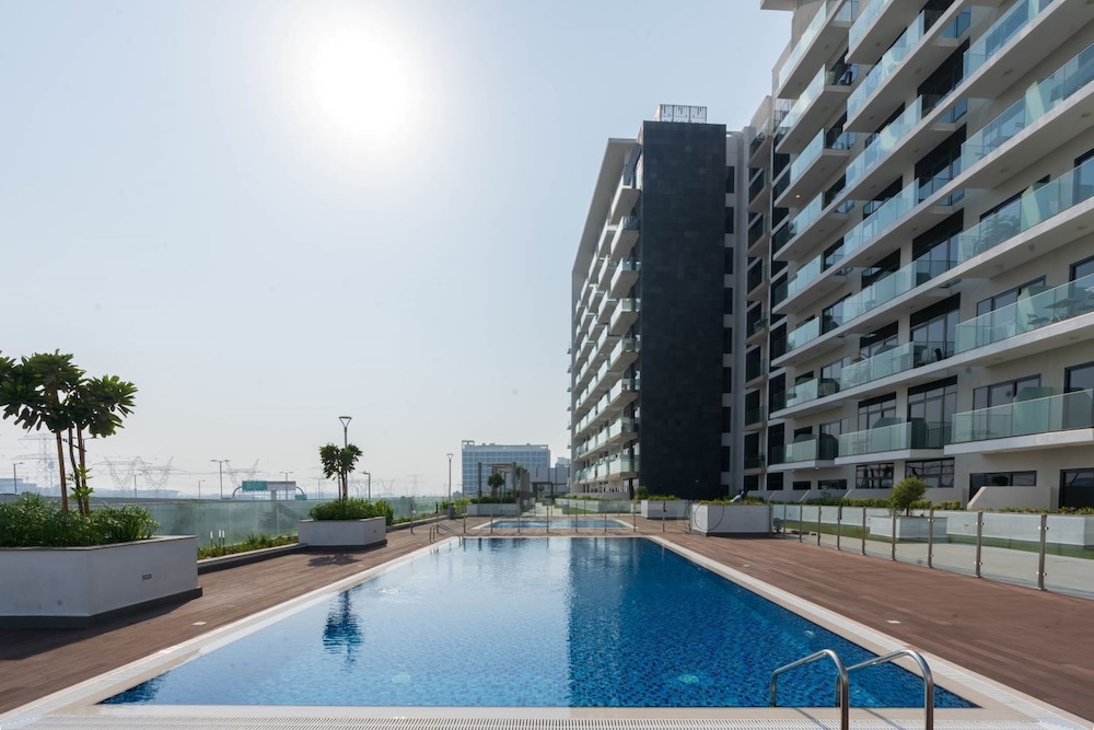 Nasma Luxury Stays - Azizi Riviera 44