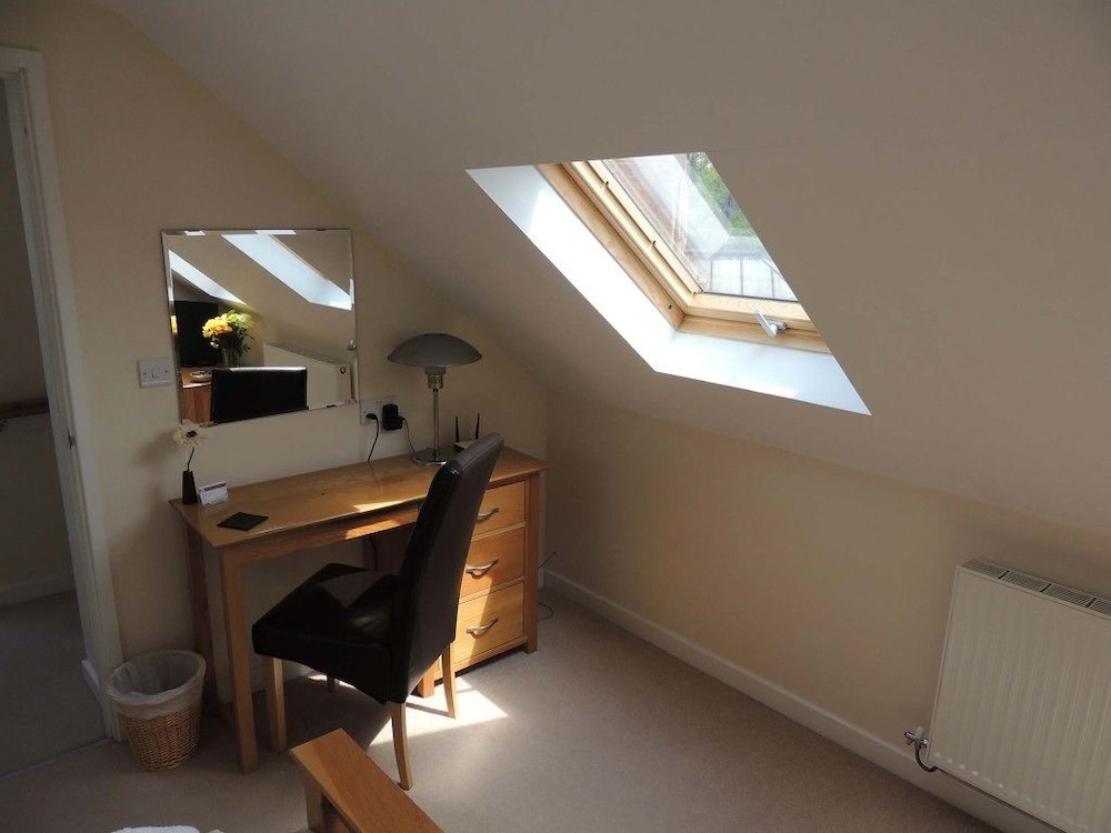 Worcester Vacations - The Manor Coach House - Property Image 4