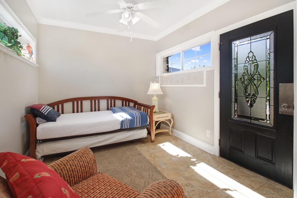 Hot Sand 4 Bedroom Home by RedAwning view 2
