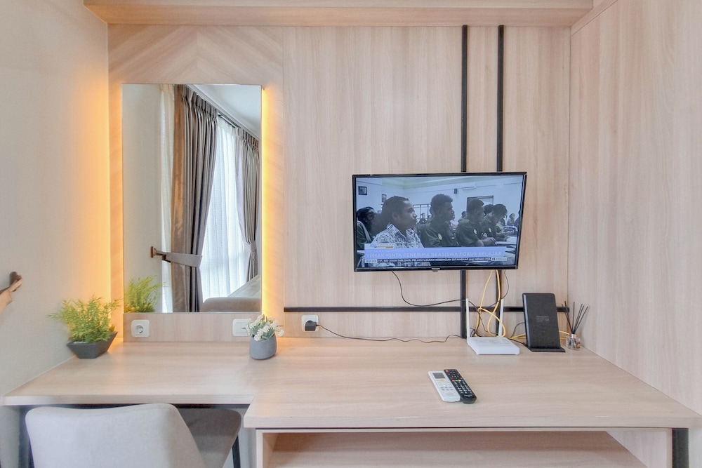 Modern Studio Near Ambarrukmo Plaza At Barsa City Apartment