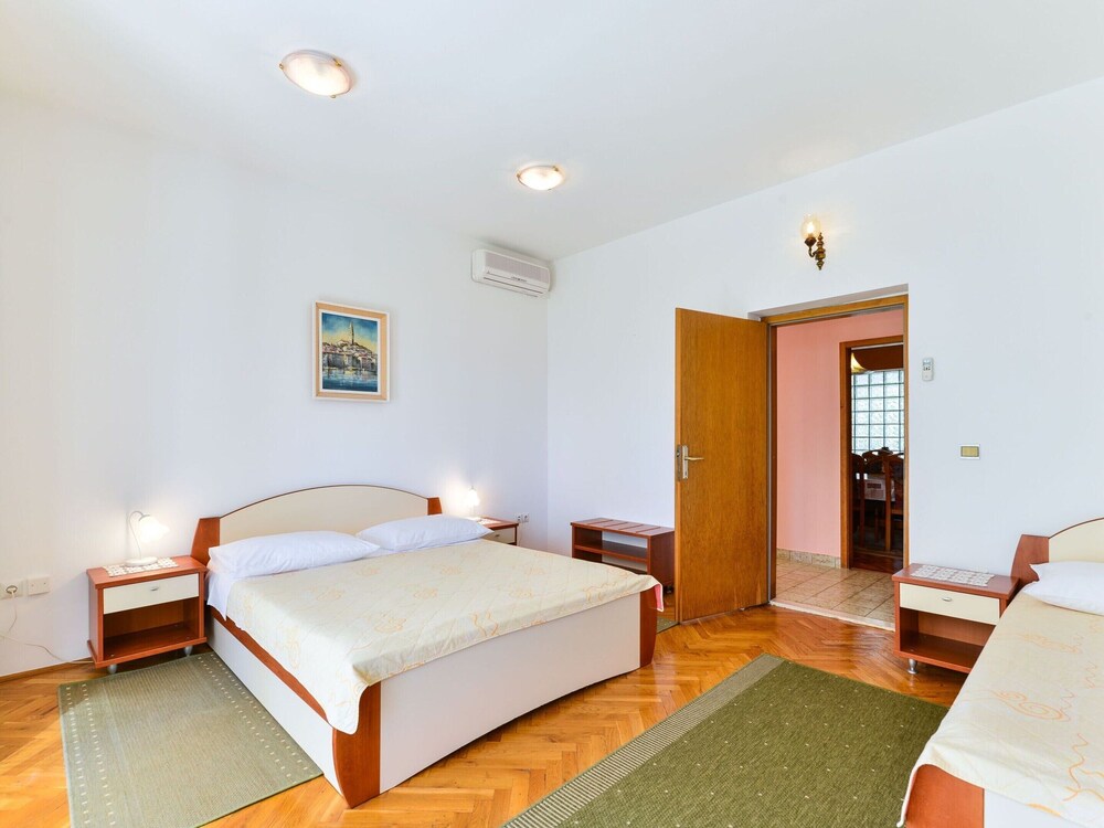 Apartment on Vir Island Near Sandy Beaches