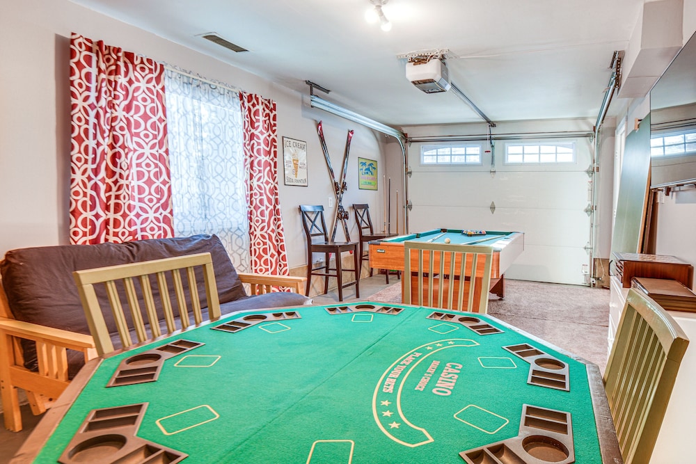 Quiet New Hampshire Getaway w/ Game Room!