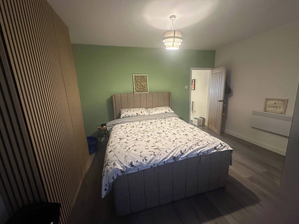 Green Lane 1-bed Apartment - Sleeps 4 & Pets Ok