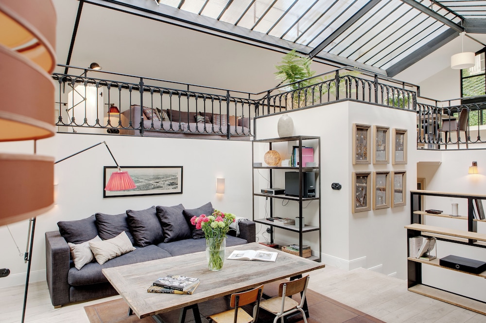 Paris Green House Residence