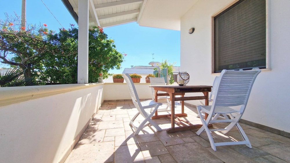 Villa Fede - 3 Bedrooms 2 Bathrooms air Conditioning by the sea