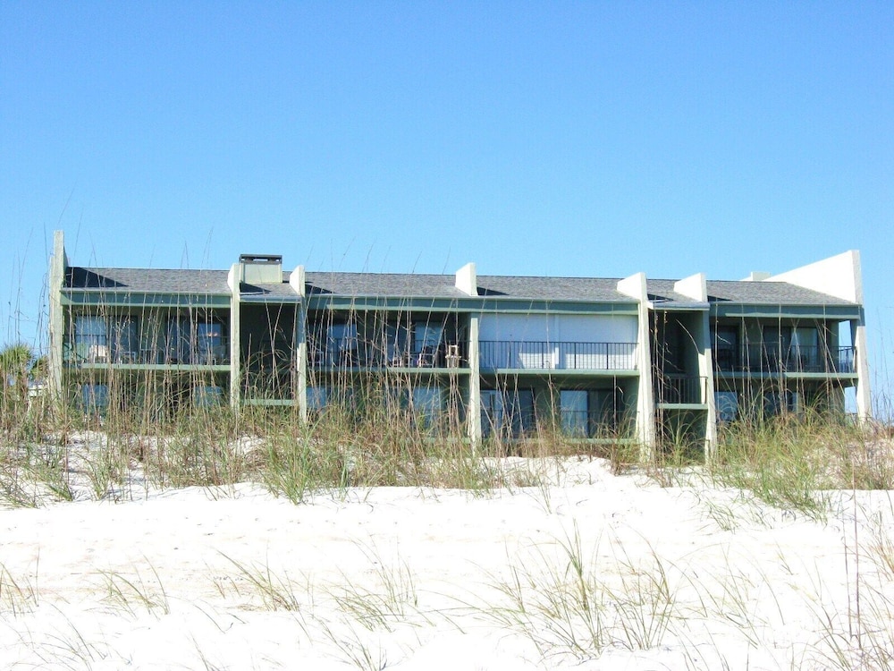 Hotel Island South - Image 1