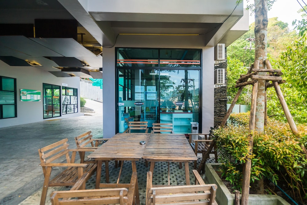 Emerald Terrace by Lofty