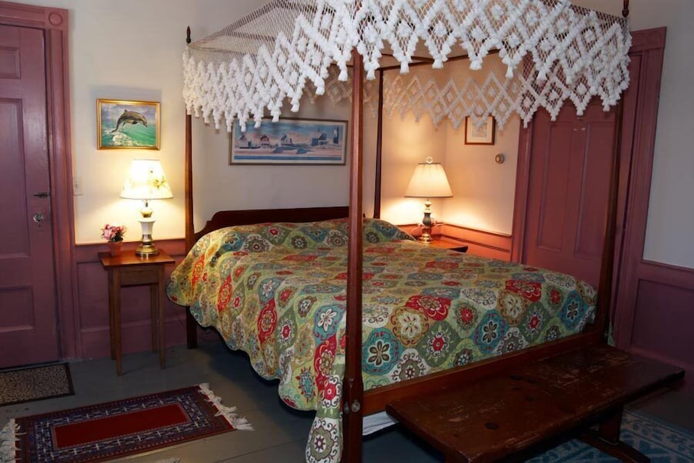 Simmons Homestead Inn