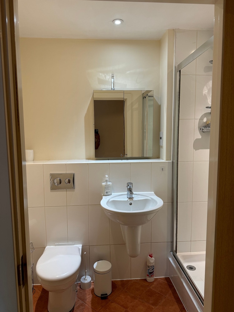 Spacious 1Bd Orpington Flat, 20 Min To Central Ldn