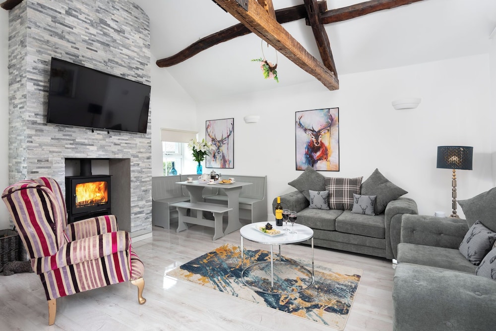 Beautiful 2-bed Cottage Near Carlisle With Hot Tub