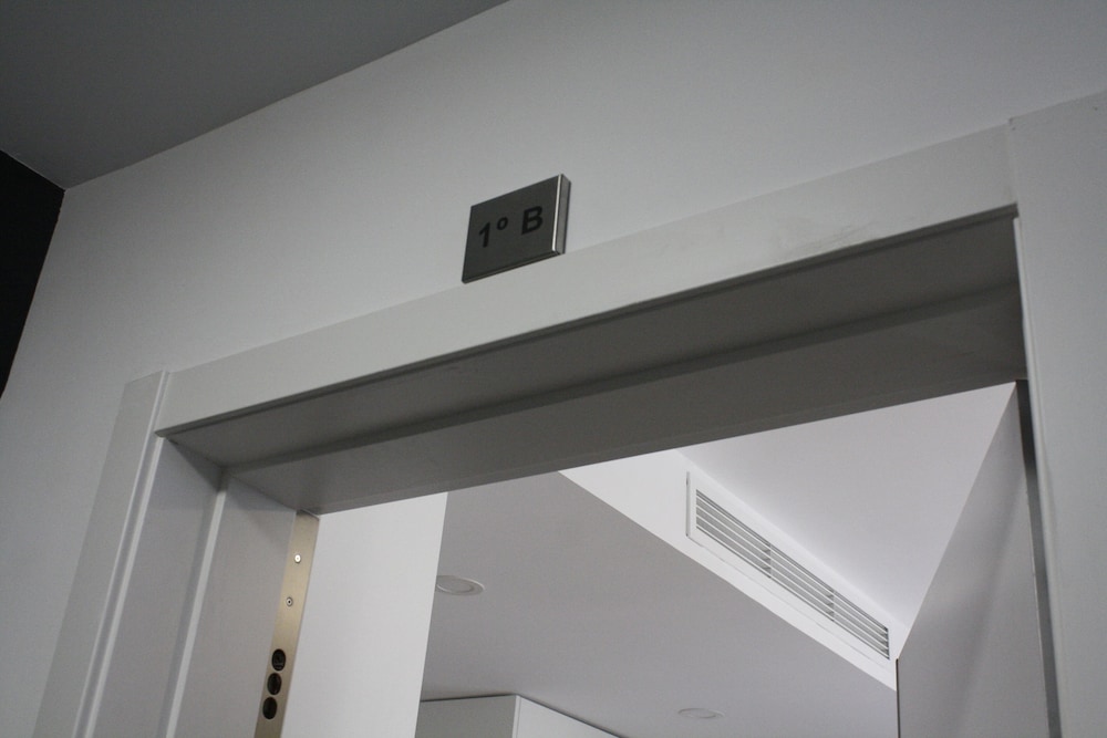 APARTAHOTEL MADRID URBAN SUITES - EDIFICIO EXCLUSIVO - 7 Apartments Boutique Full Equiped