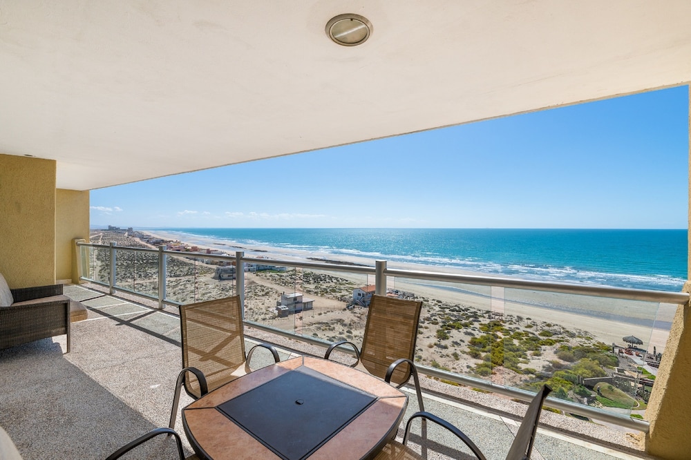 Encanto Living 0901 -2BR by Kivoya
