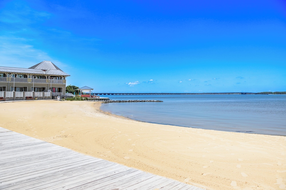 Ocean City Condo w/ Pool & Private Beach Access
