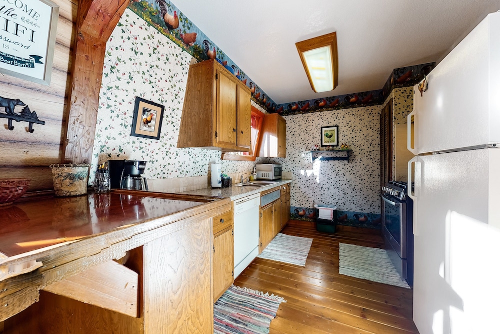 Lazy Bear Barn #124