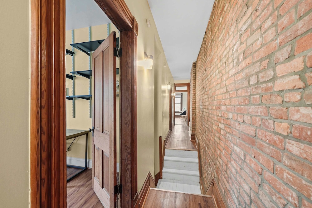 Vino & Vibes Villa Sleeps 6!