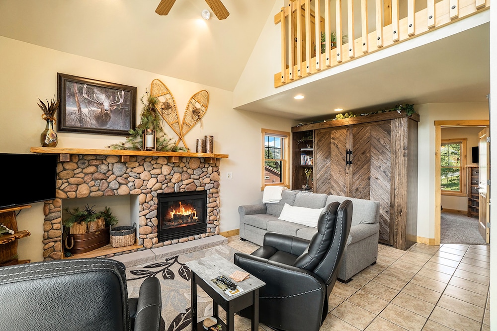 Denver Vacations - Solitude Bobcat 6 - Estes Park 2 Bedroom Condo by RedAwning - Property Image 1