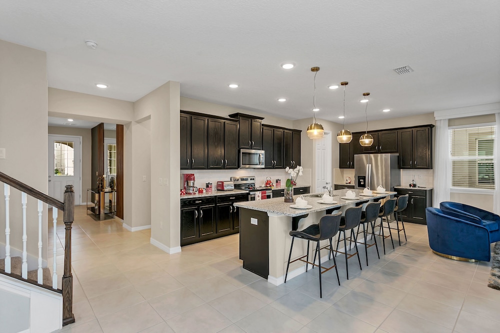 9 BD 6,5 BH Pool, Spa & Game Room - Image 4