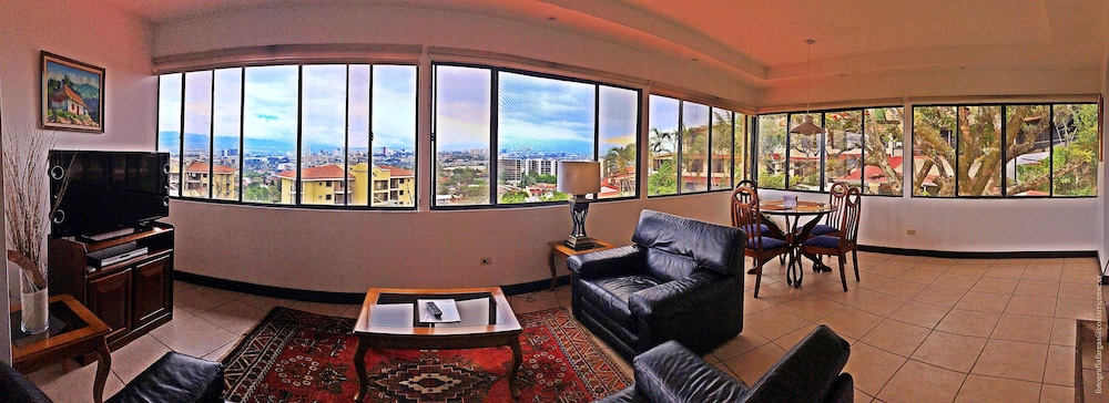 Casa Reflejos City View