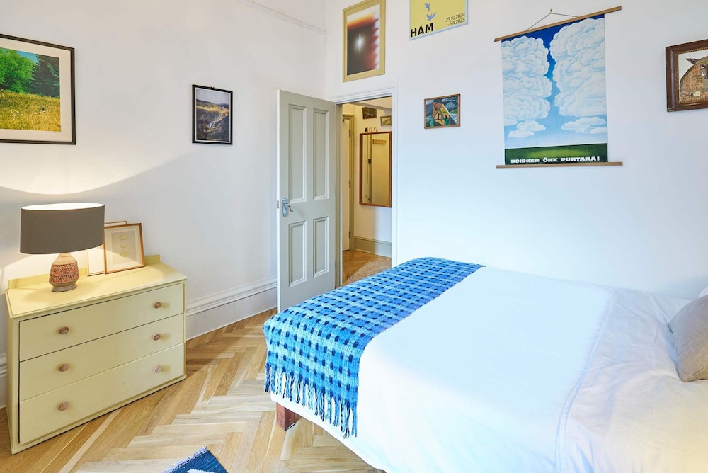 Host Stay Brunswick Place Flat