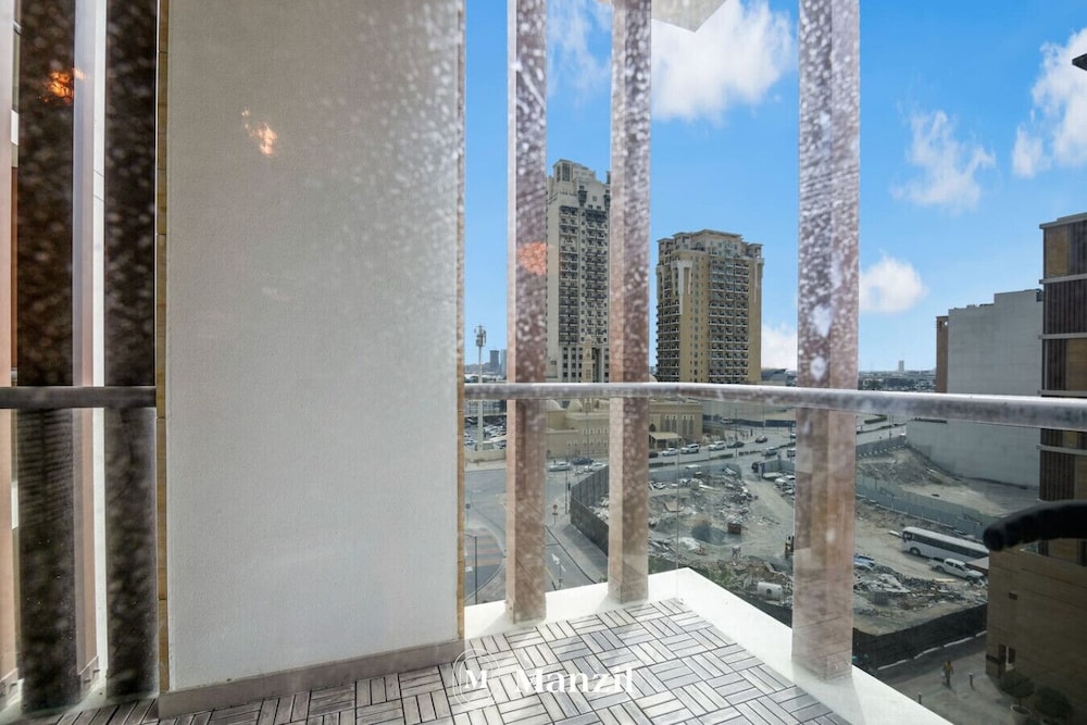 Manzil - Stylish 2BR nr Metro Station Al Jaddaf
