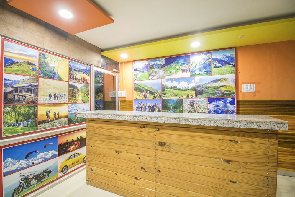 Lobby & Reception