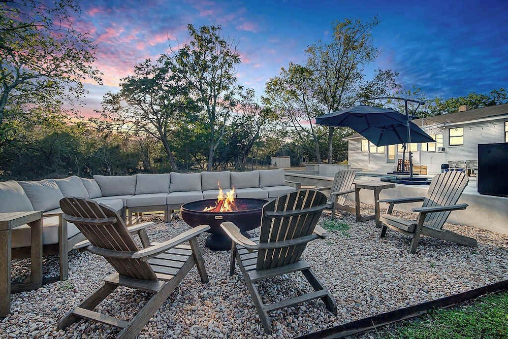 Luxe Poolside Retreat W/sauna-minutes From Downtown!