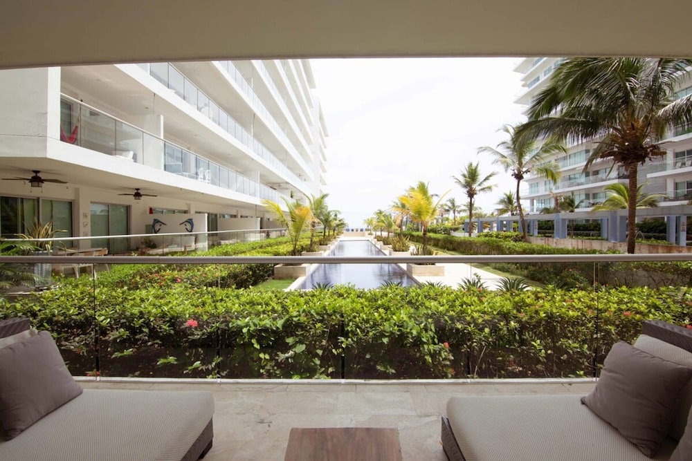 w Cool 4BR With Private Pool n AC in Cartagena