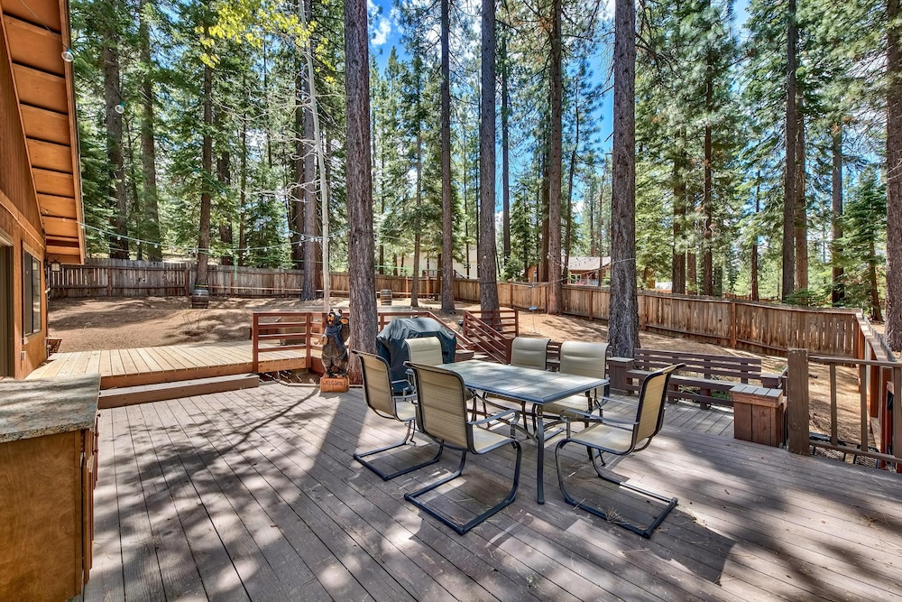 1760t Thunderbird Cabin 3 Bedroom Home