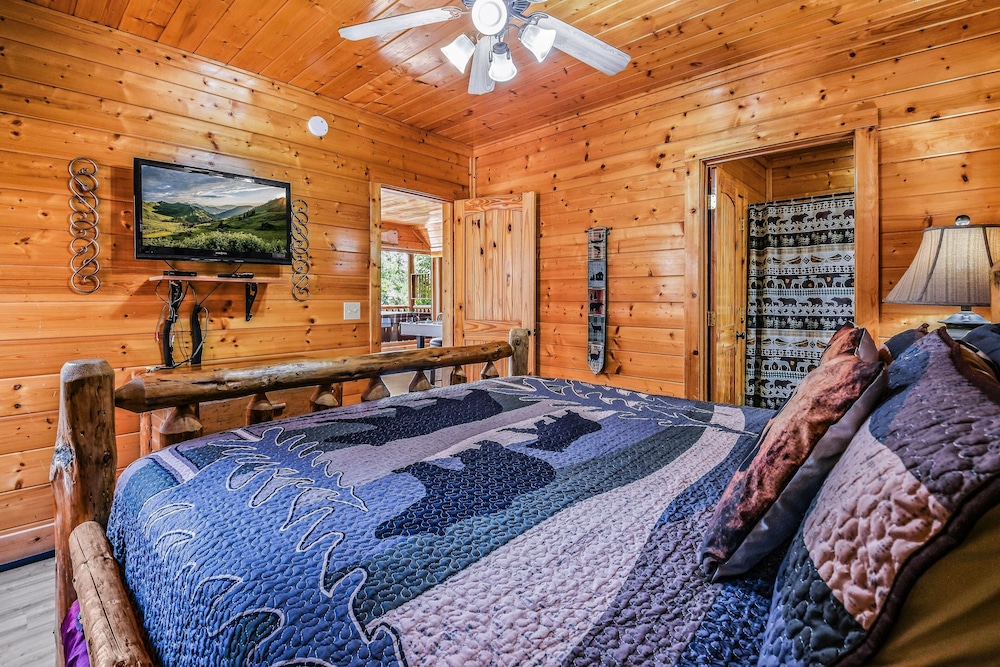Extravagant View 3 Bedrooms 3 Bathrooms Cabin