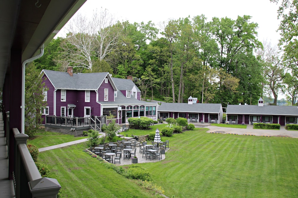 Plum Point Lodge