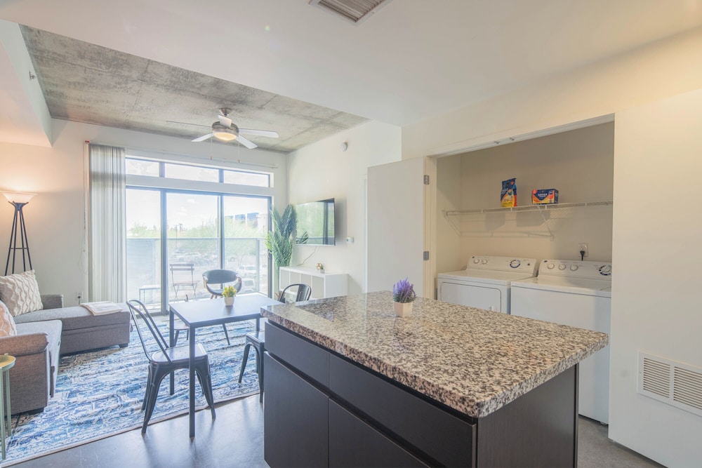 ROVE LIVING/KL - Roosevelt Point
