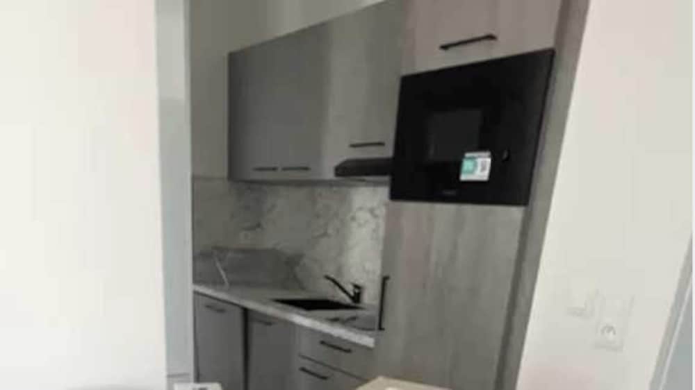 Elegant Appt - 2bdr/6p - Near Paris & La Defense