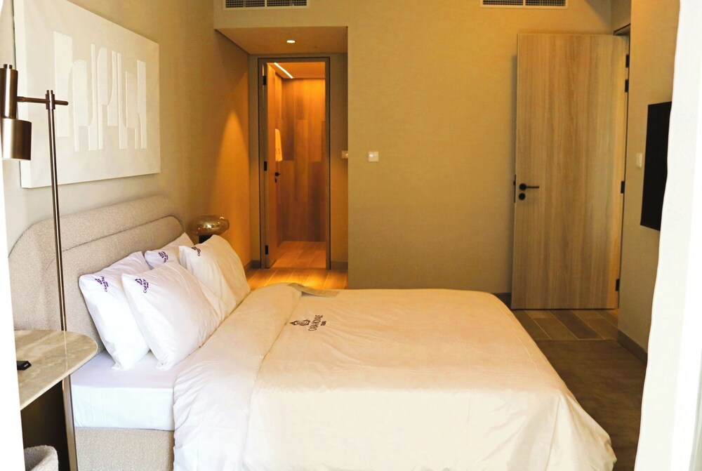 Condor Concept 7 - JVC Holiday Homes