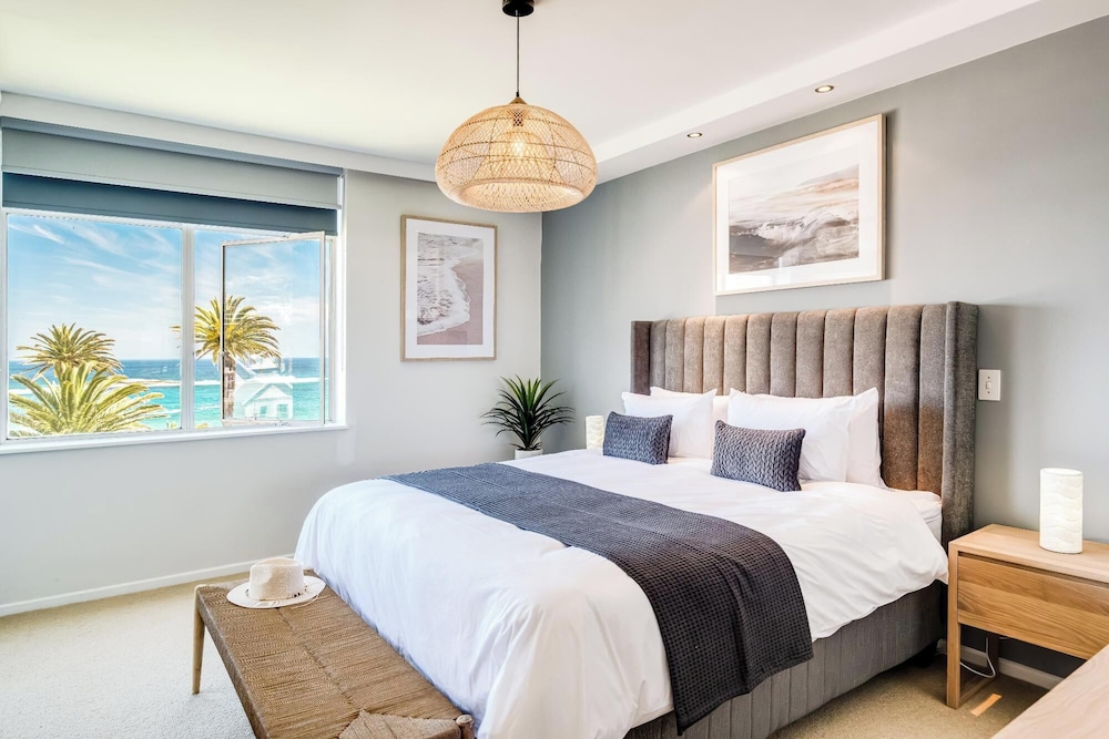 Camps Bay Seaside Beach View Apartment Palm Bay