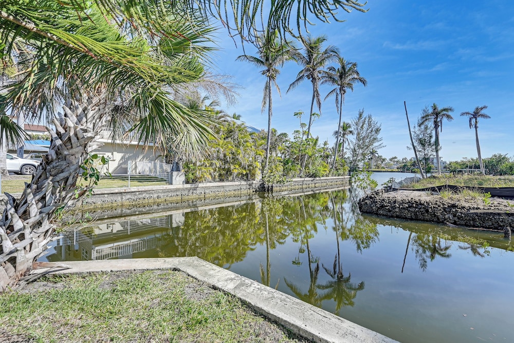 1 Mi to Bonita Beach Park: Chic Canal-front Home!