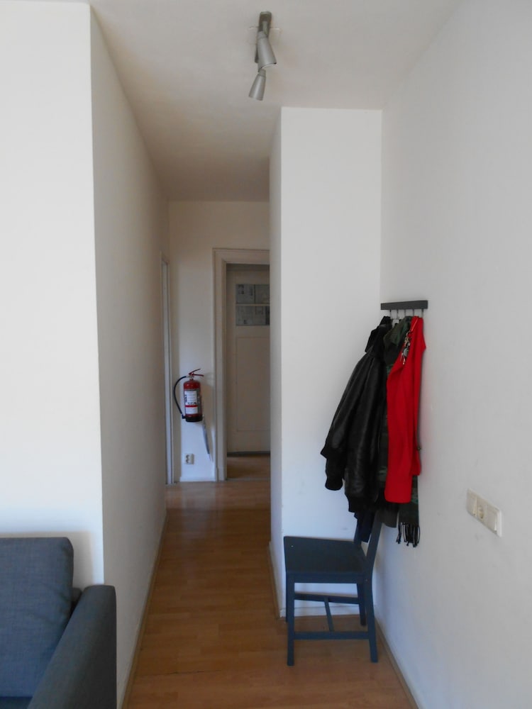 Room in Amsterdam Center No Parties Allowed