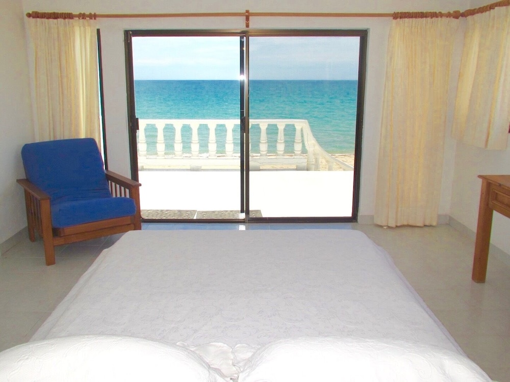 Playa Encanto Scenic Gem Ocean Front Home
