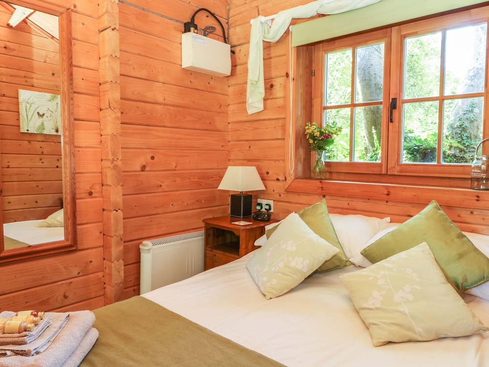 Pond Cabin view 4
