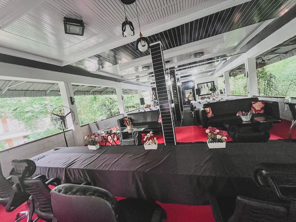 meeting & event spaces