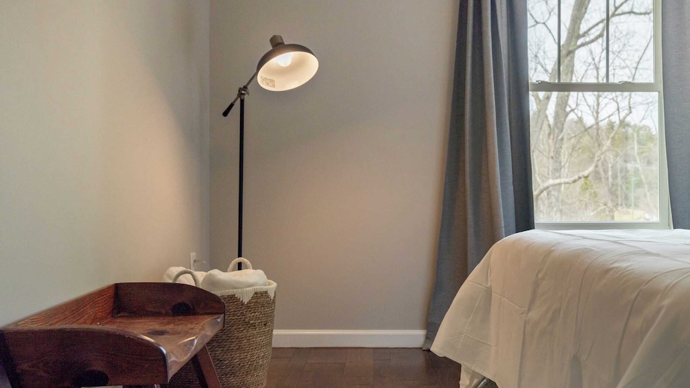 10 Townhomes, Sleeps 89 6 Mins to DT Asheville Sycamore Cove by Avantstay
