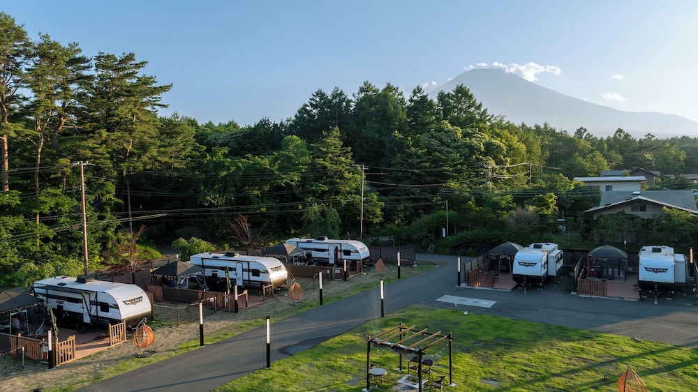 Gramercy Village Yamanakako