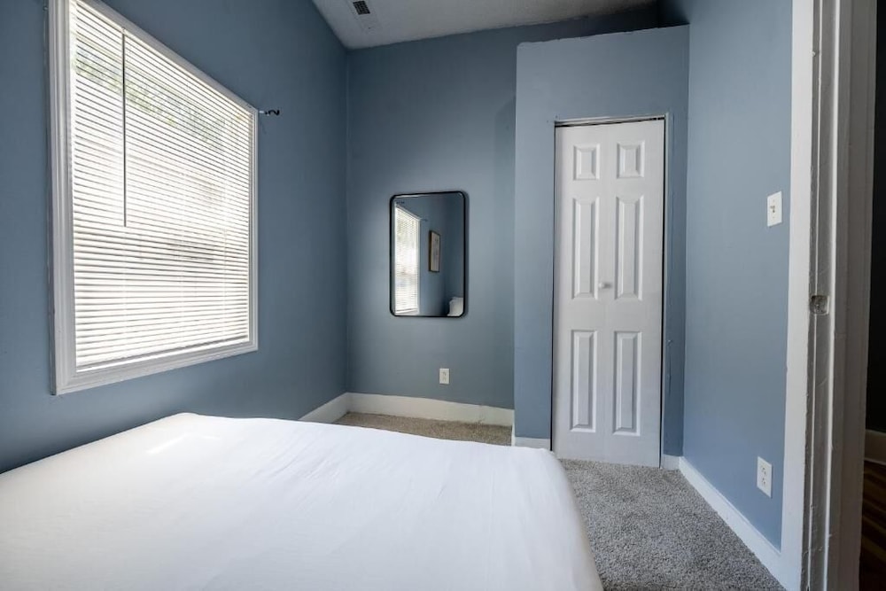Affordable Quaint Retreat in Indianapolis