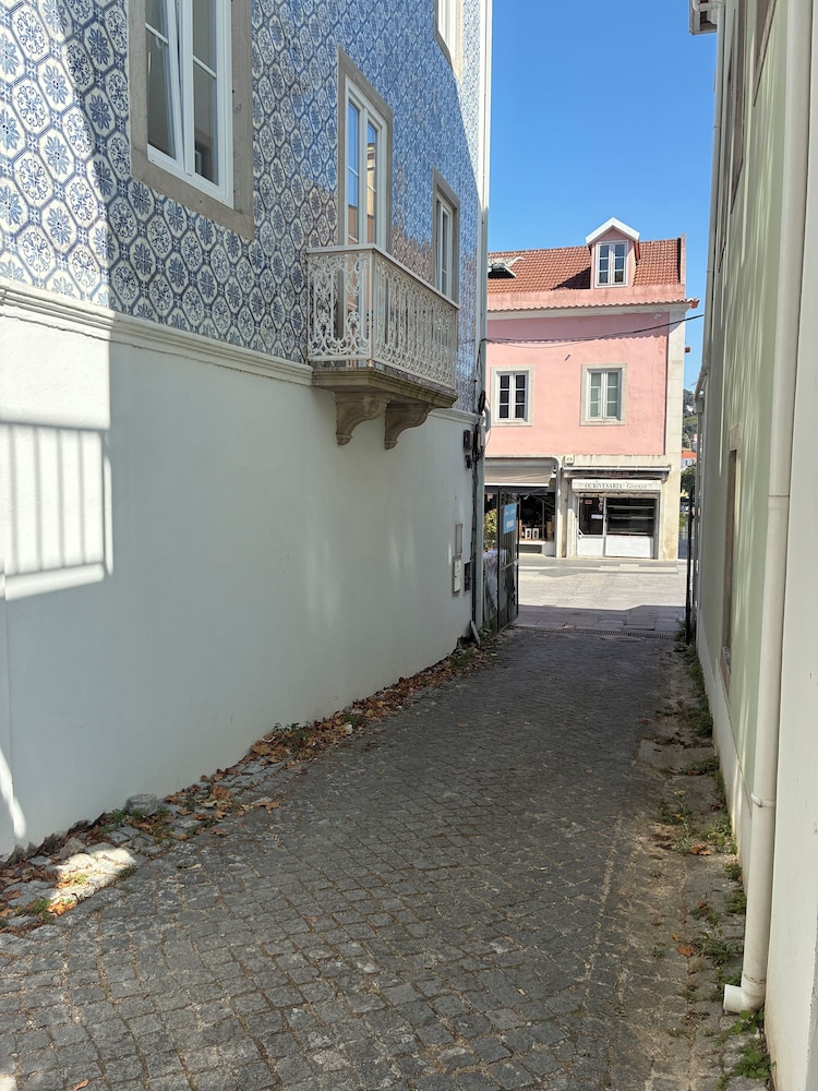 Sintra Flower Vintage Chalet