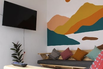 Real 114 Hostal - Hostel