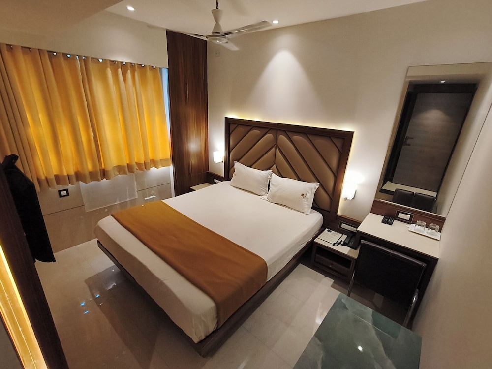 Hotel Nakshatra Residency