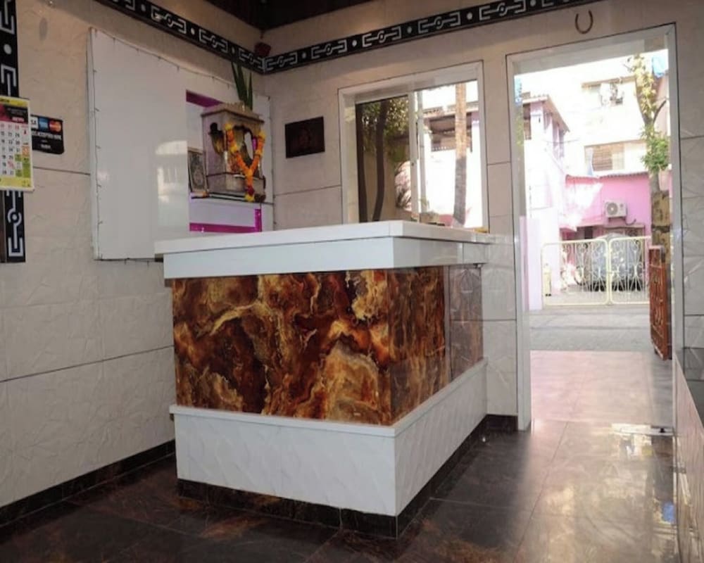 Anil Guest House Santacruz East