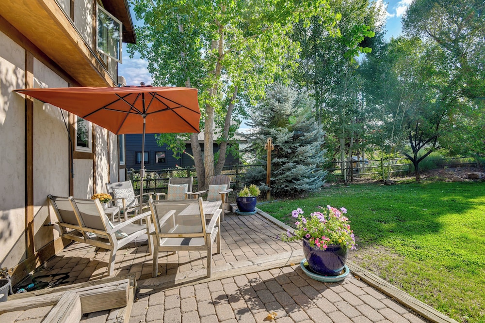 Bike, Hike & Ski: Artsy Steamboat Springs Retreat!