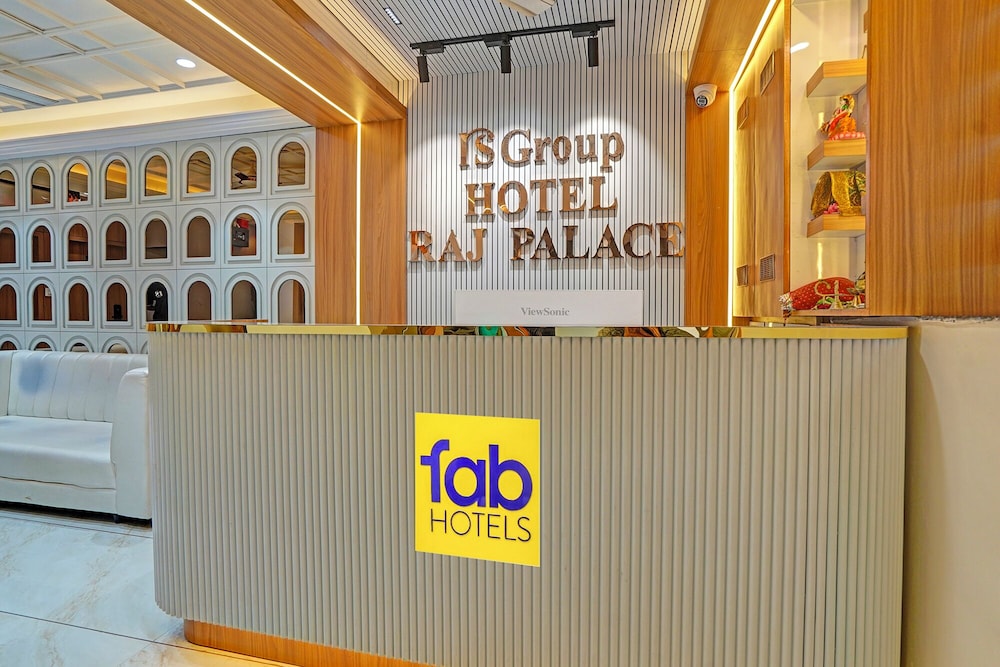 Fabhotel Raj Palace I