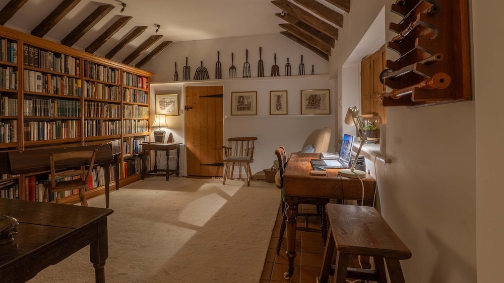 4Bed Thatched Cottage in Oxfordshire