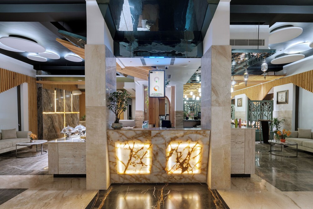 Hays AIR By Ahuja Residences - Golf Course Ext. Road & Sector 51